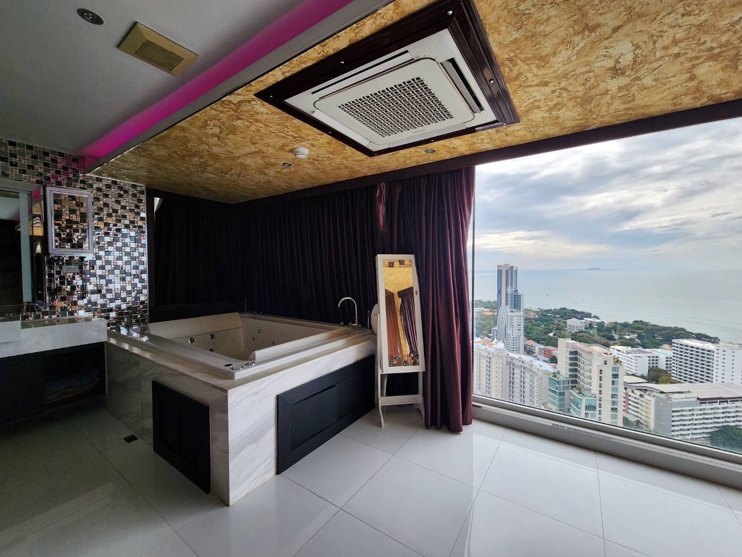 Special price, beautiful penthouse with unique style