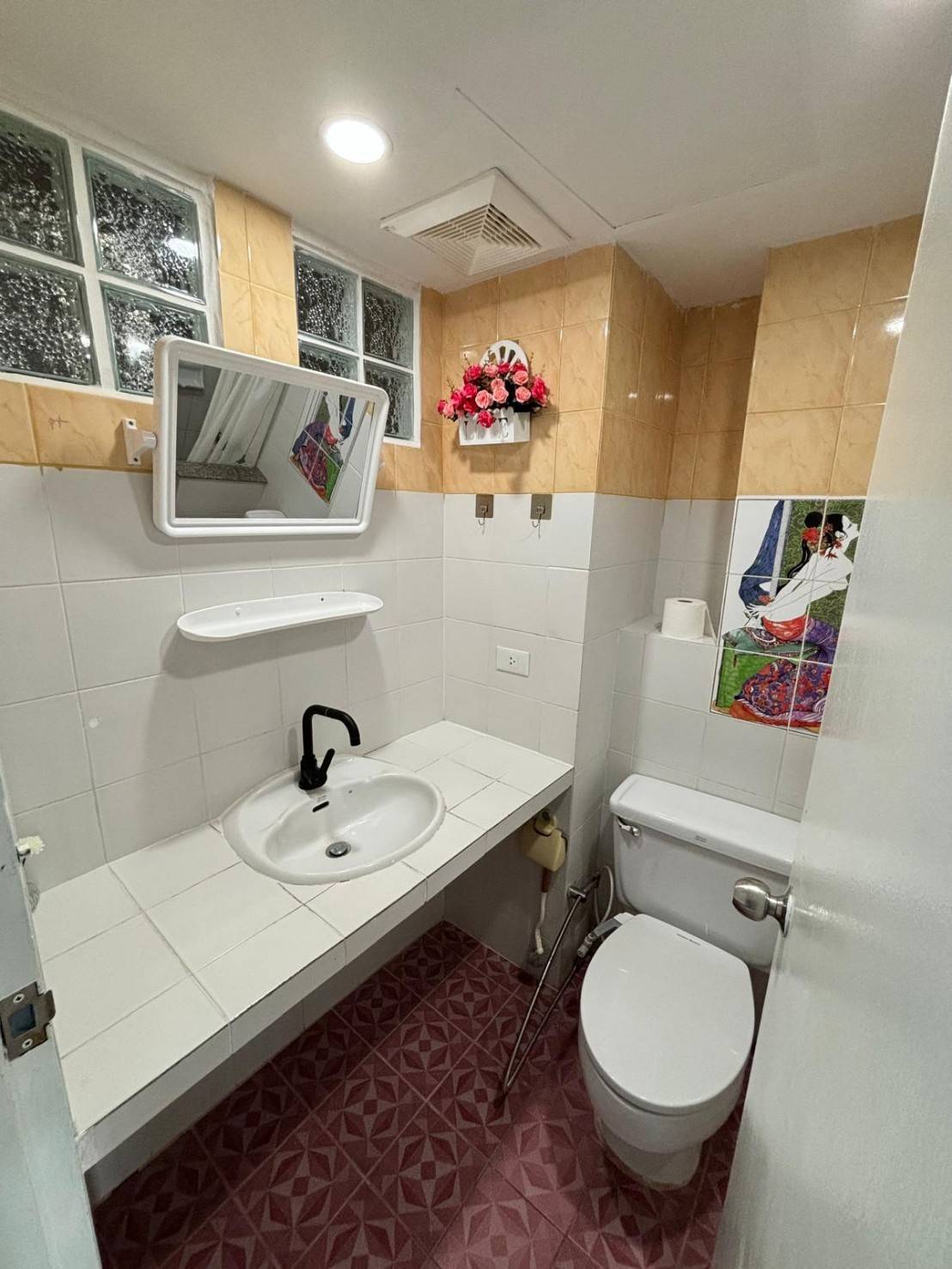 Good price condo that is hard to find now, close to the  immigration office