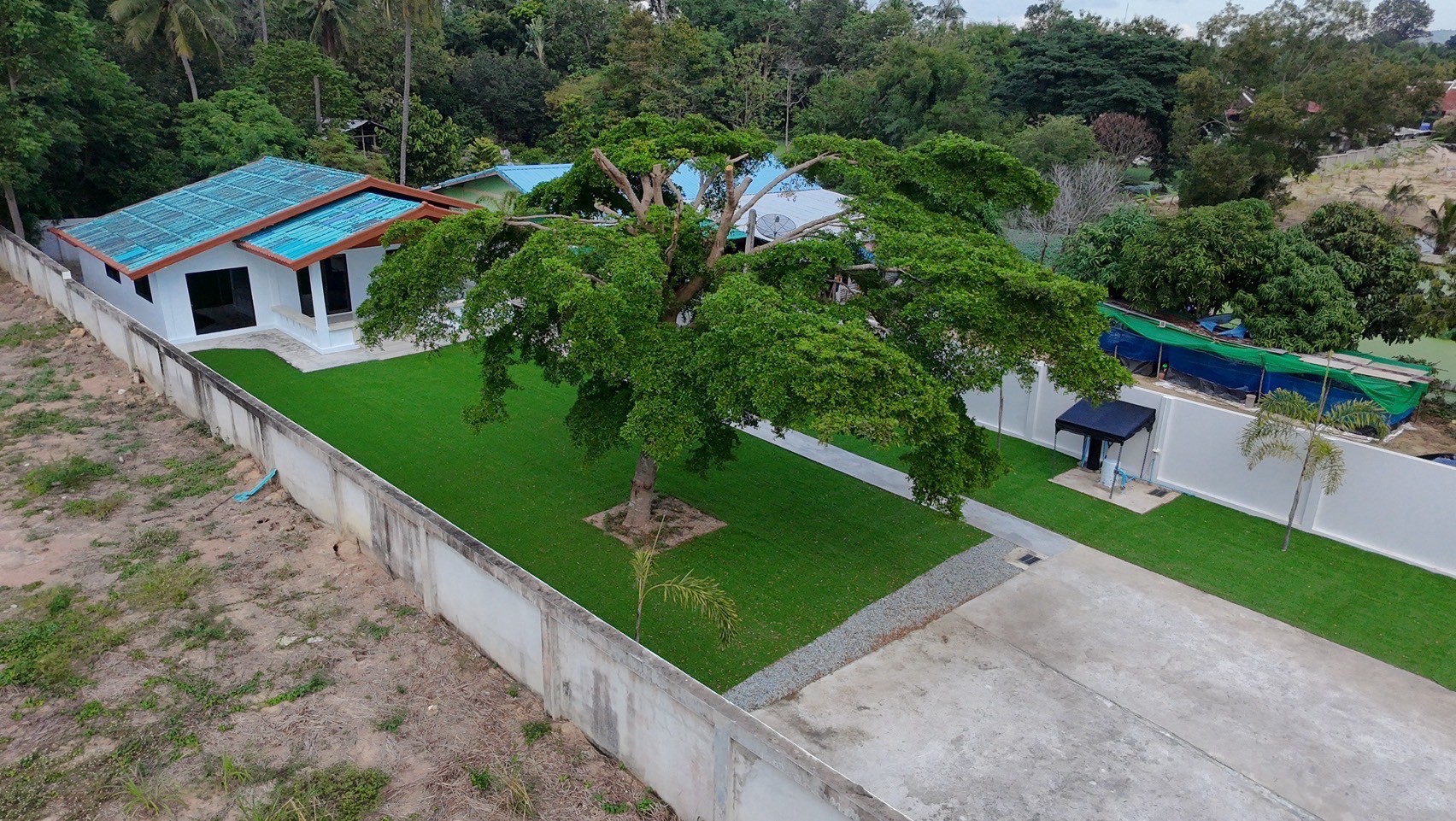 Spacious house with a large garden at a great price