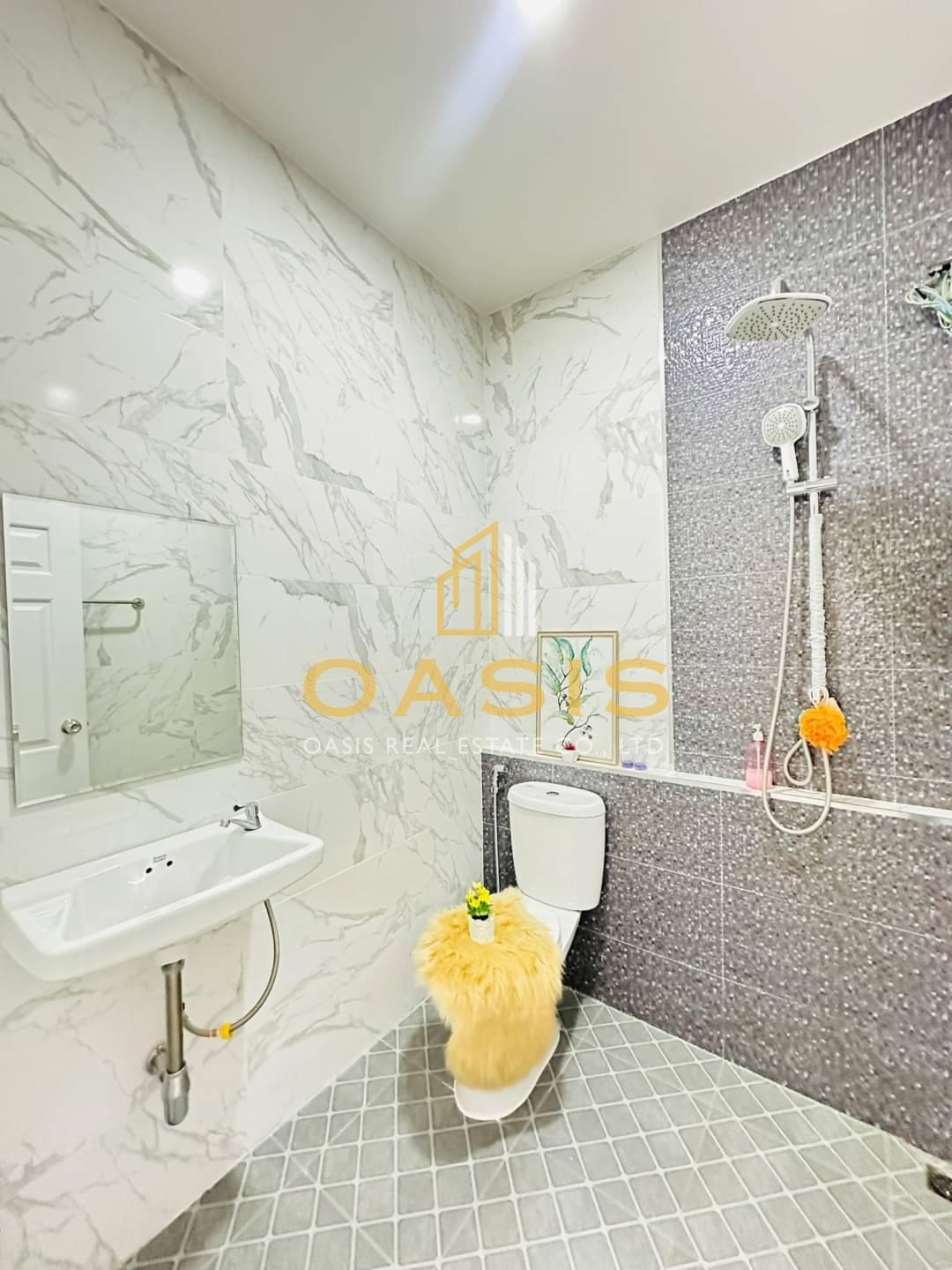 Good price for new townhouse near Sukhumvit Pattaya