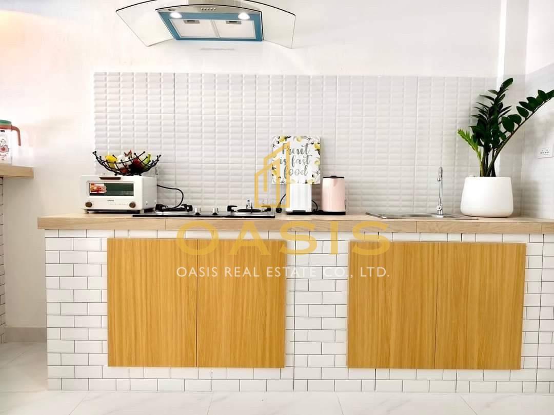 Good price for a modern townhouse, ready to move in…