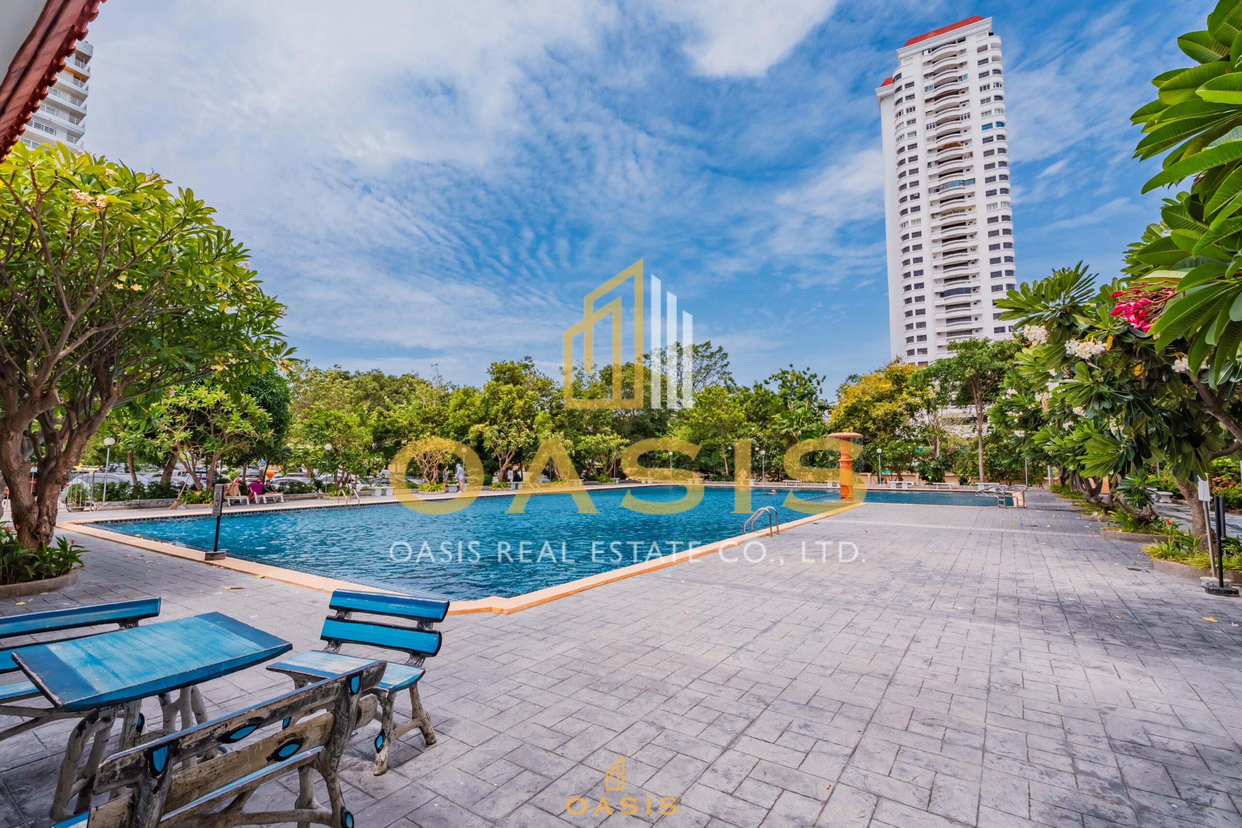 Modern 2 bed in View Talay 5c right at the beach with breathtaking sea views