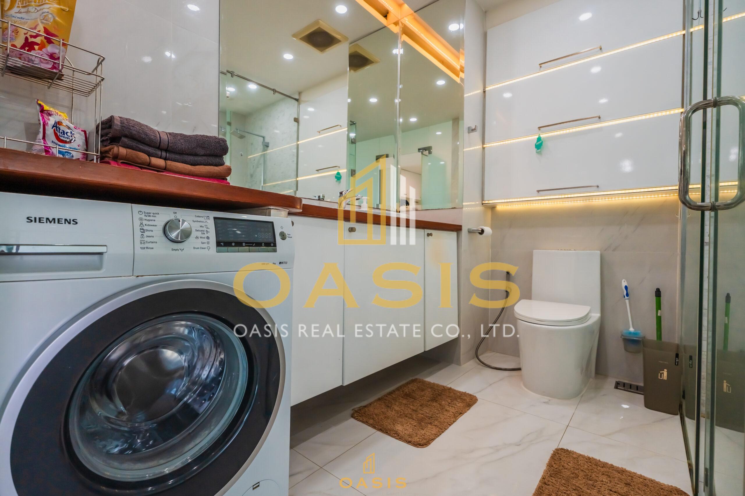 Modern 2 bed in View Talay 5c right at the beach with breathtaking sea views