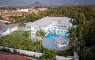 Mountain Views and partial Sea views