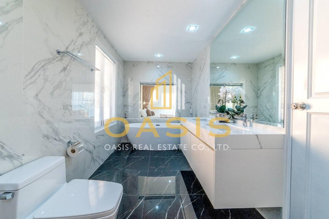 Mountain Views and partial Sea views