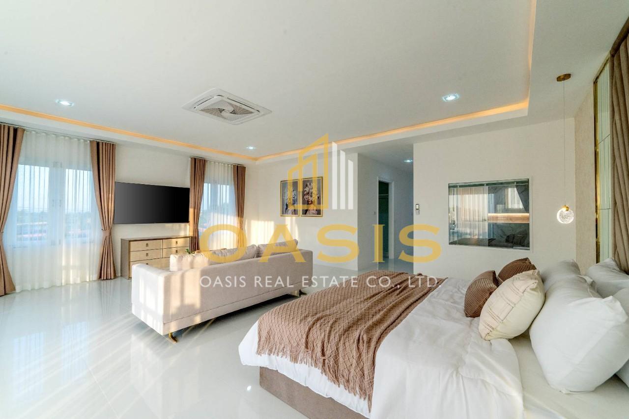 Mountain Views and partial Sea views