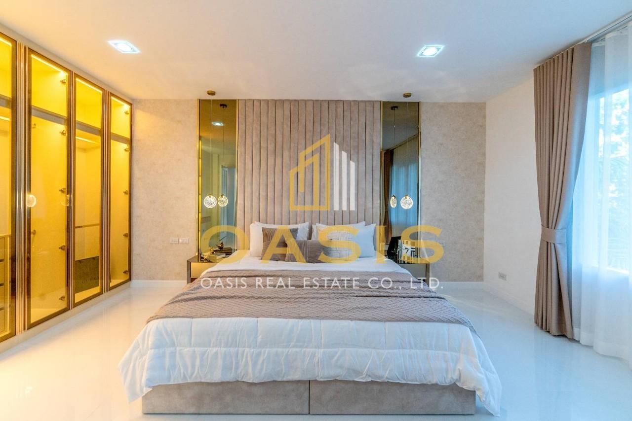 Mountain Views and partial Sea views