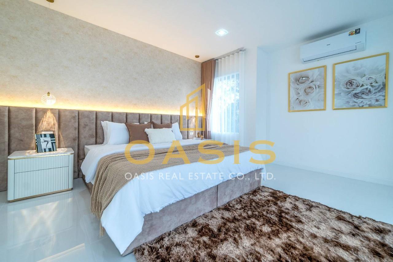 Mountain Views and partial Sea views