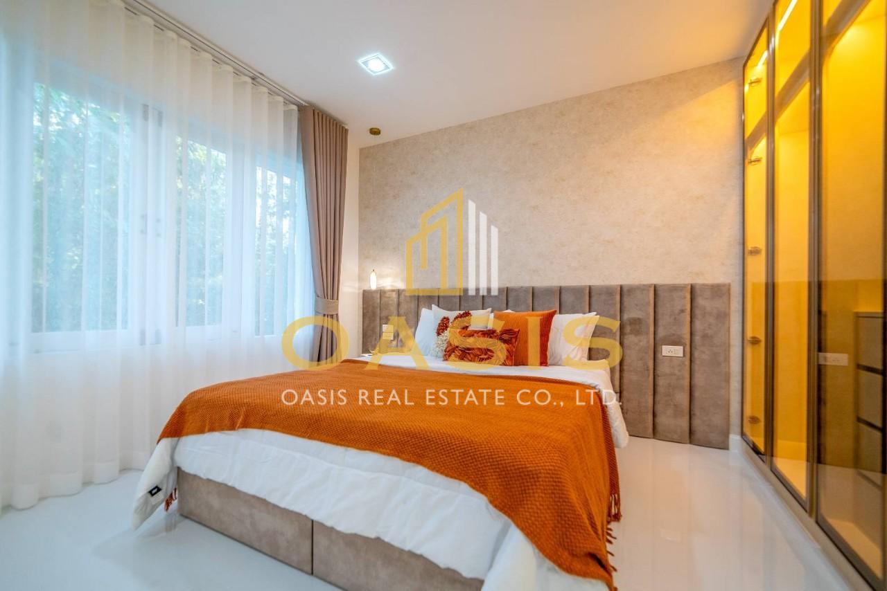 Mountain Views and partial Sea views