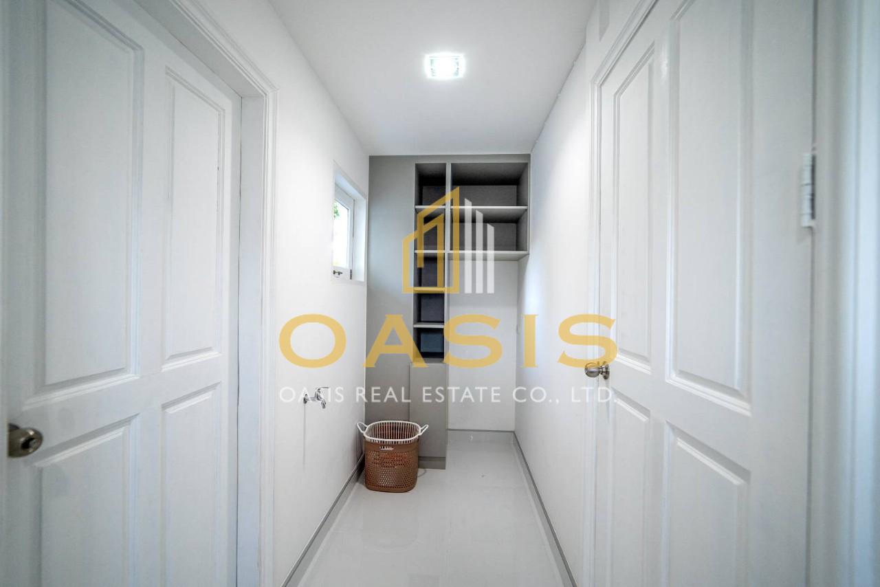 Mountain Views and partial Sea views