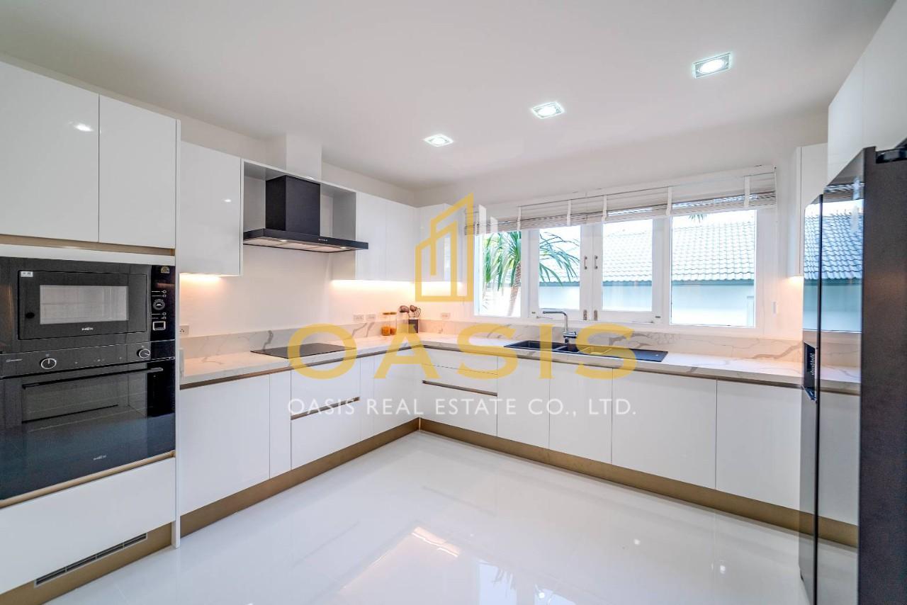 Mountain Views and partial Sea views