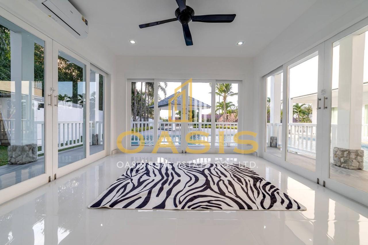 Mountain Views and partial Sea views