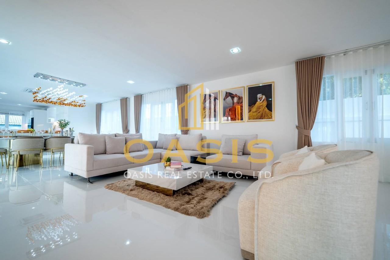 Mountain Views and partial Sea views