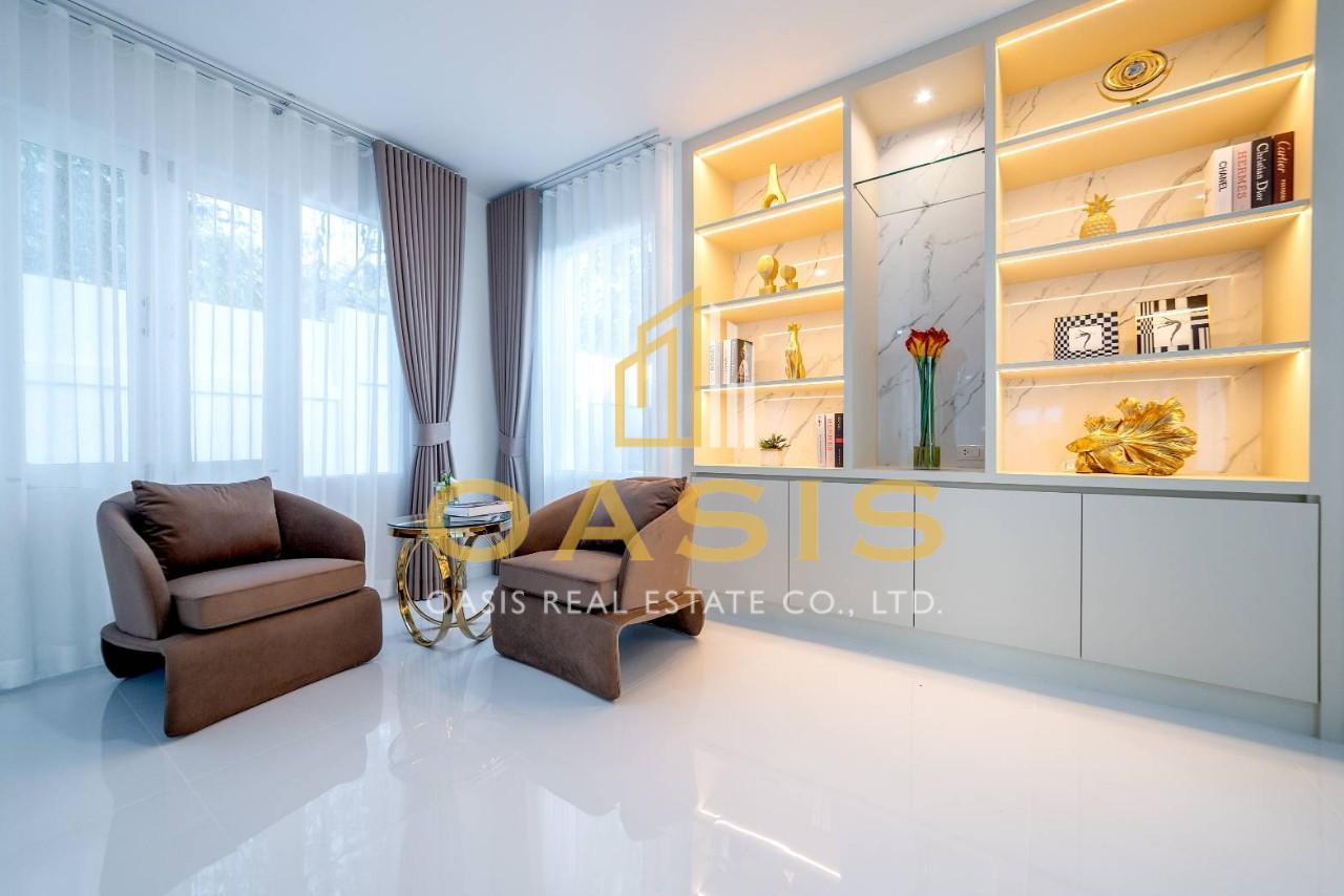 Mountain Views and partial Sea views