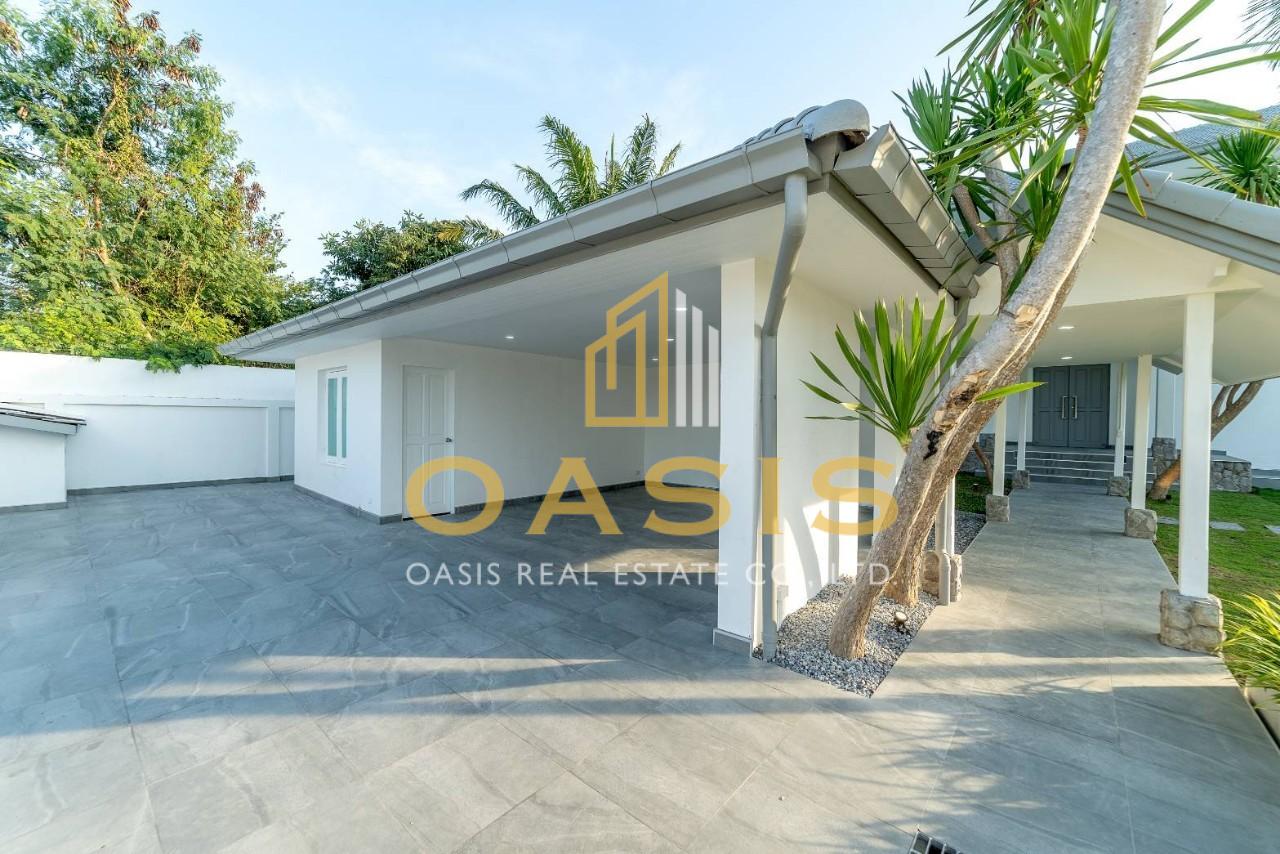 Mountain Views and partial Sea views