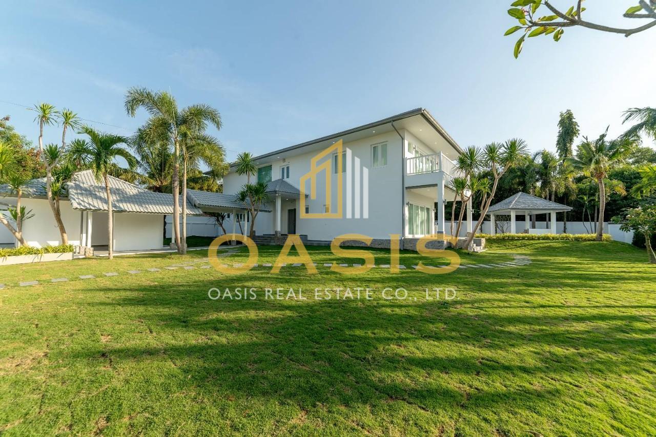 Mountain Views and partial Sea views