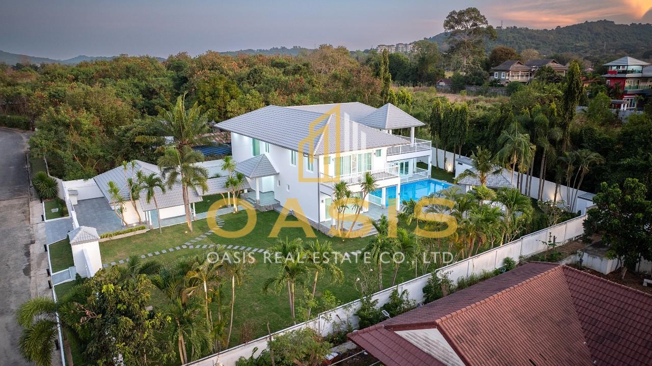 Mountain Views and partial Sea views