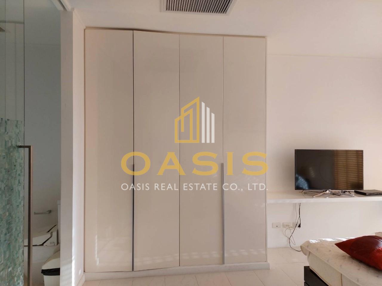 Northpoint ,Discover your dream home in a condo that combines luxury with stunning views !!