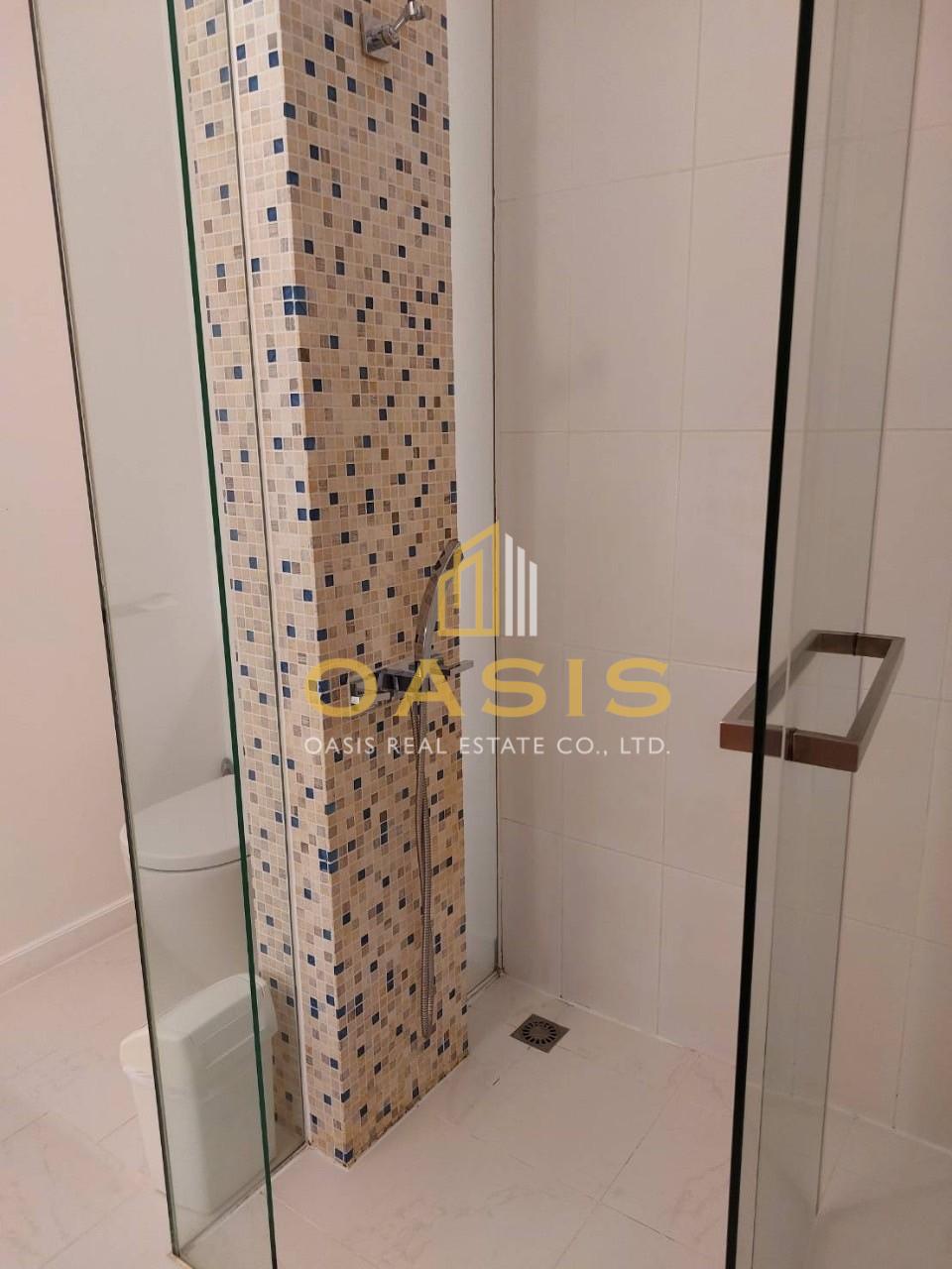 Northpoint ,Discover your dream home in a condo that combines luxury with stunning views !!