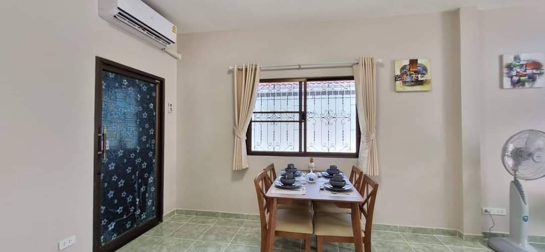 Beautiful  house with a hot price that comes with a spacious living area