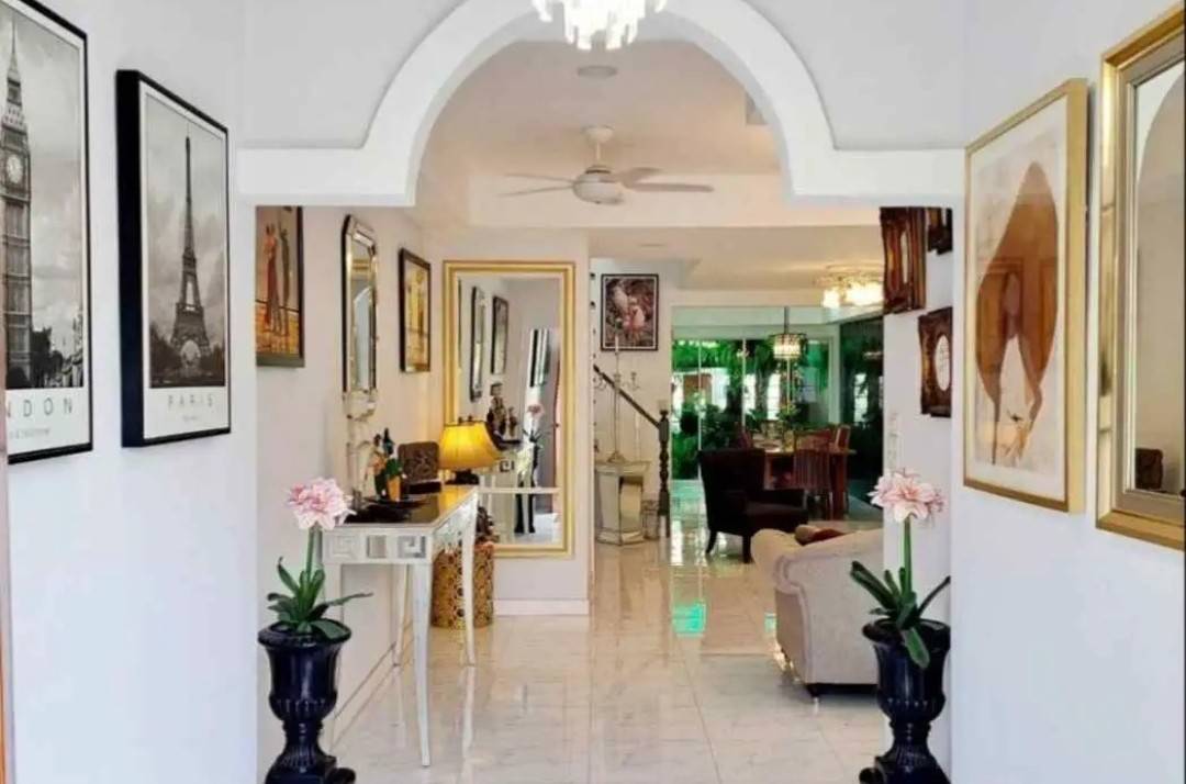 Luxury 4Bedroom Townhouse for Sale in Pratumnak Hill –  600m from the Beach!