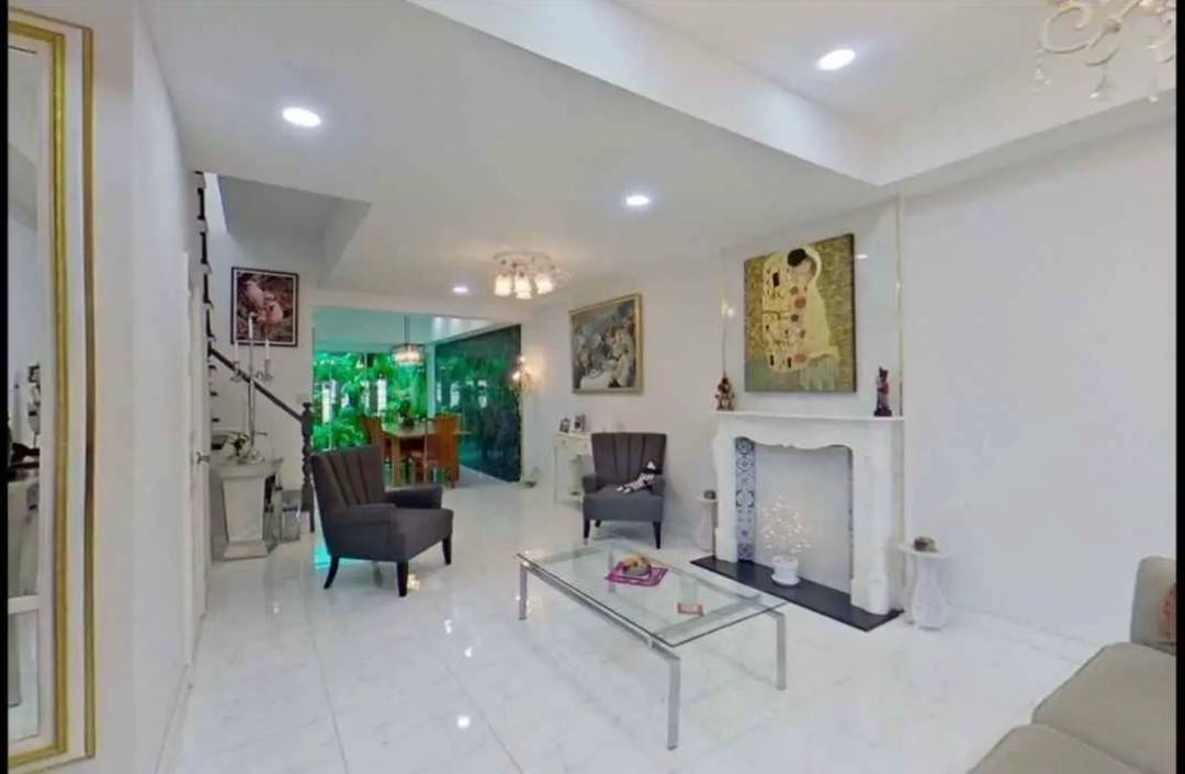 Luxury 4Bedroom Townhouse for Sale in Pratumnak Hill –  600m from the Beach!