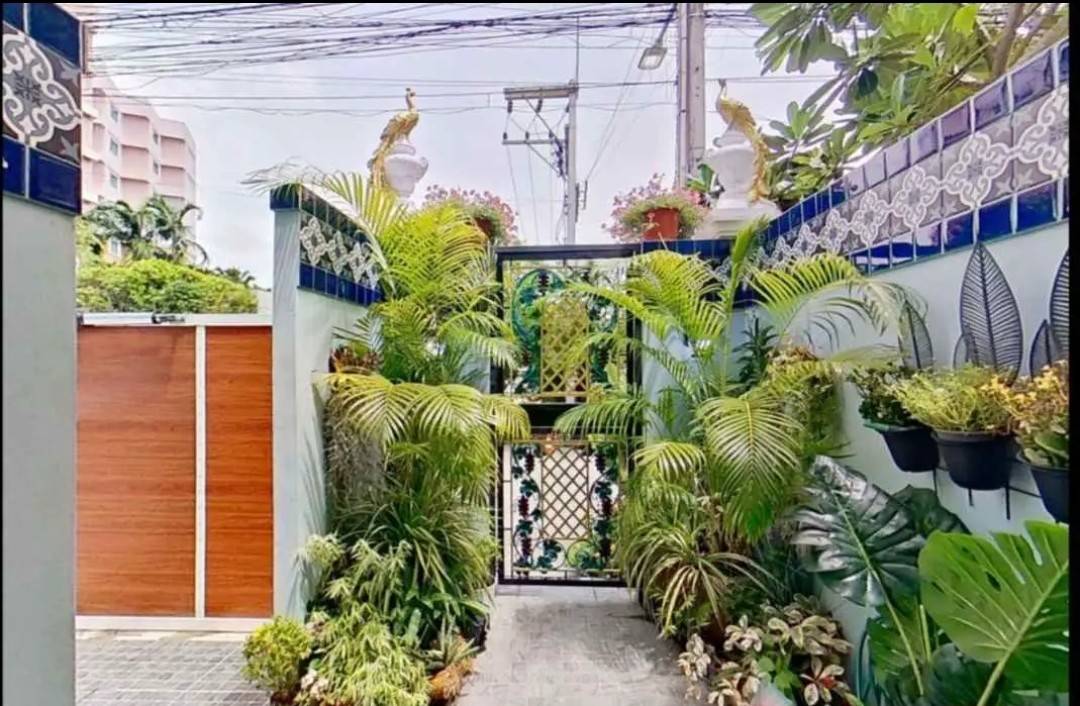 Luxury 4Bedroom Townhouse for Sale in Pratumnak Hill –  600m from the Beach!