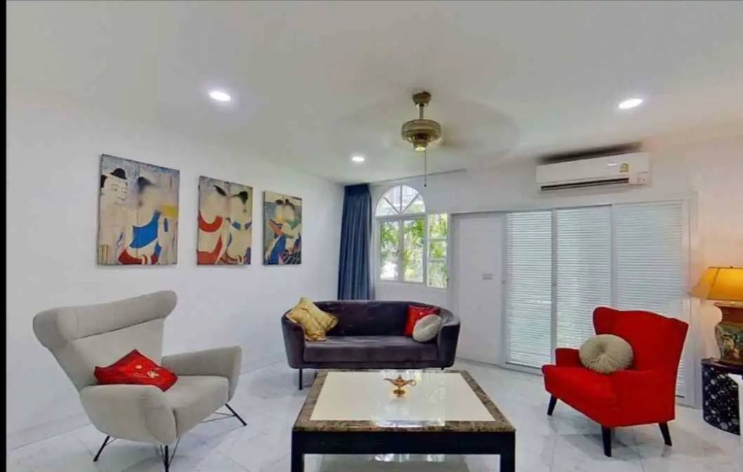 Luxury 4Bedroom Townhouse for Sale in Pratumnak Hill –  600m from the Beach!