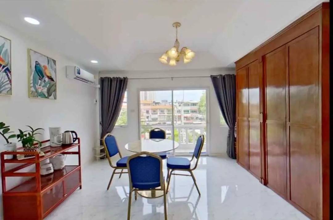 Luxury 4Bedroom Townhouse for Sale in Pratumnak Hill –  600m from the Beach!