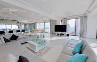 Luxury 300 sqm penthouse with beautiful sea views on Pratumnak Hill