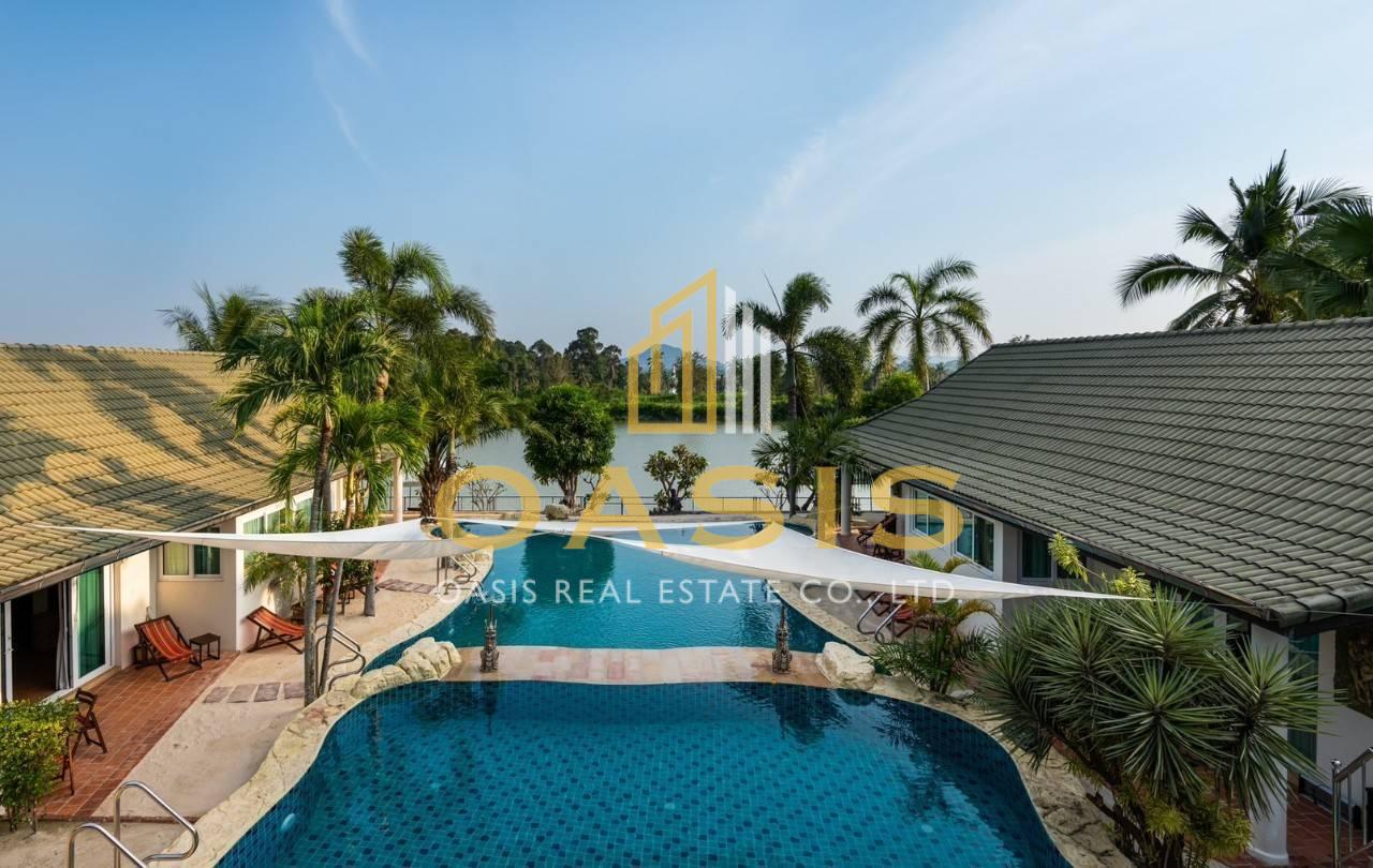 ! Super hot deal ! One of a kind luxury resort in Phoenix Golf Club