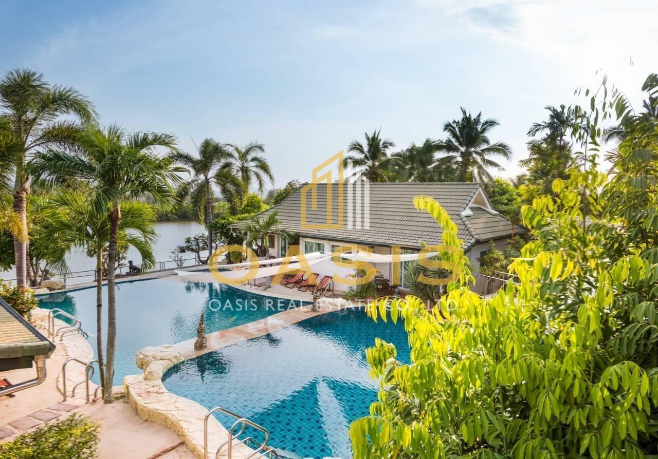 ! Super hot deal ! One of a kind luxury resort in Phoenix Golf Club