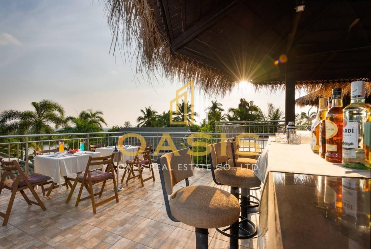 ! Super hot deal ! One of a kind luxury resort in Phoenix Golf Club