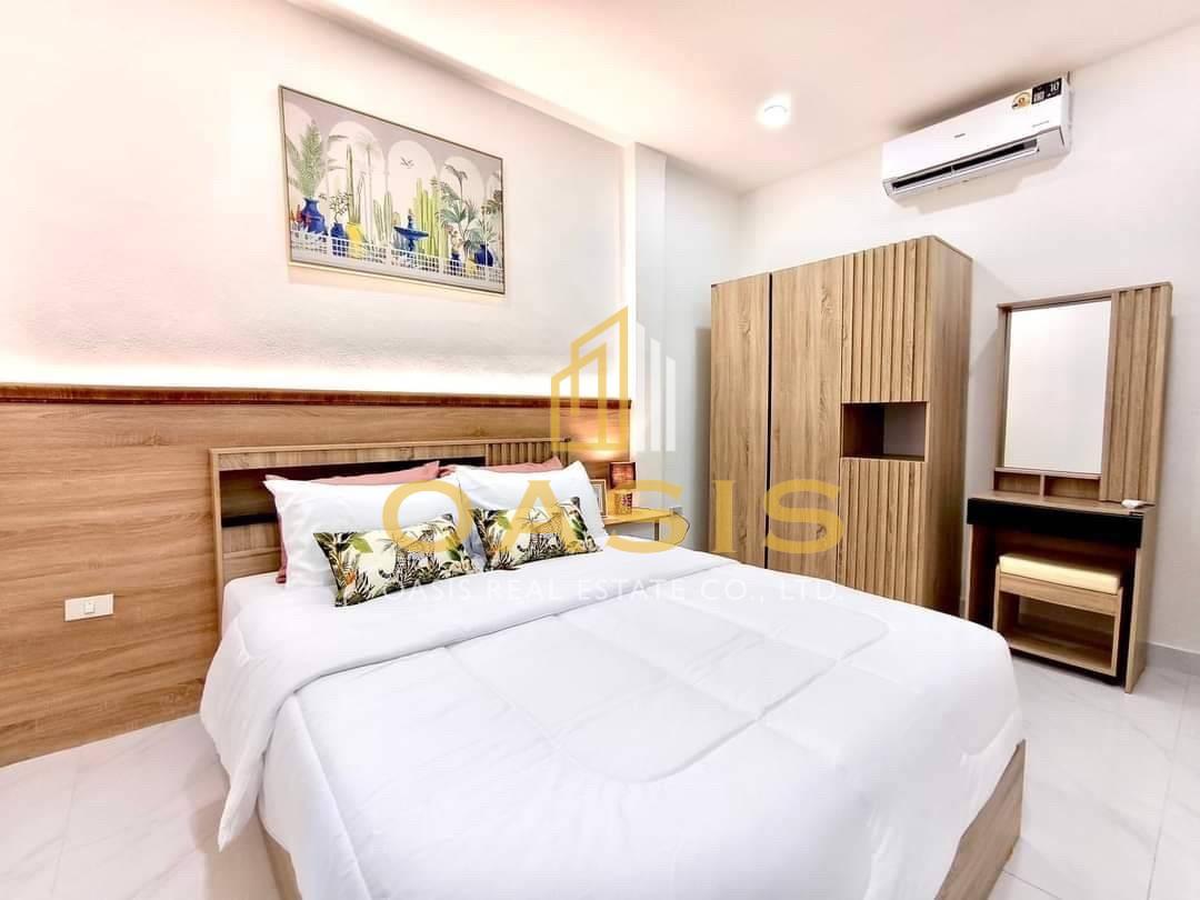 New Townhome at Rattanakorn 17- Only 6 Units Left !!!!