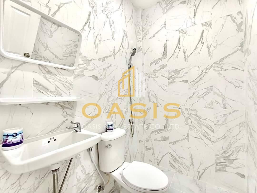 New Townhome at Rattanakorn 17- Only 6 Units Left !!!!