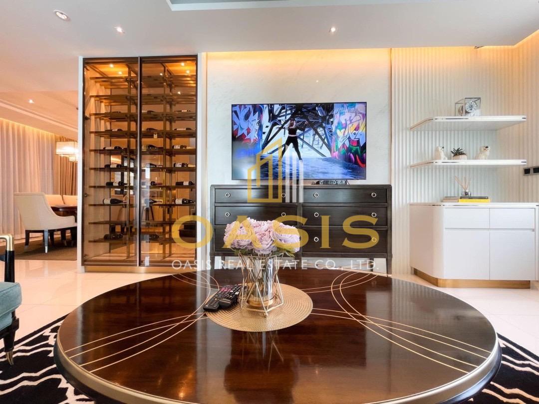 Beautiful luxury Corner Plot Pool Villa in the prestige Pattaya Prime Village