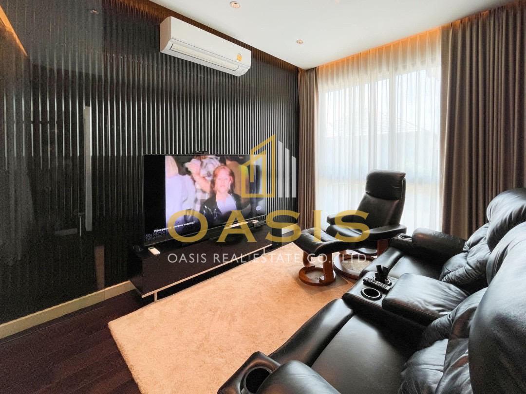 Beautiful luxury Corner Plot Pool Villa in the prestige Pattaya Prime Village