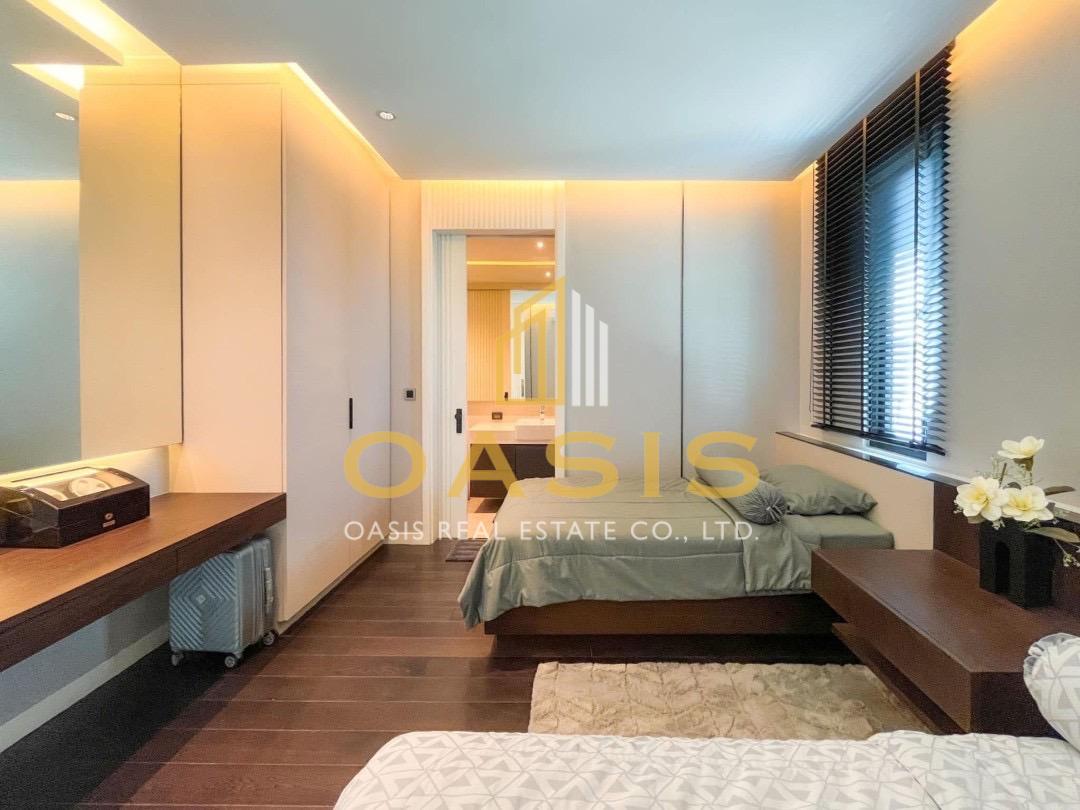 Beautiful luxury Corner Plot Pool Villa in the prestige Pattaya Prime Village