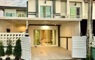 Corner Unit Townhome in Pronthep 7 – Move-In Ready!