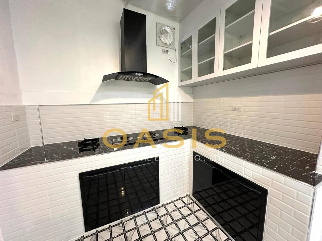 Corner Unit Townhome in Pronthep 7 – Move-In Ready!