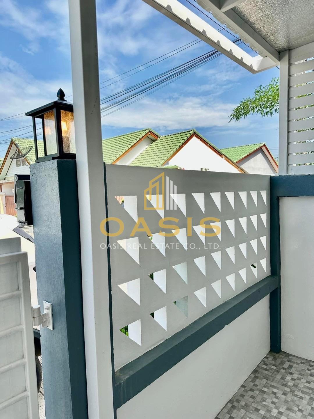 Corner Unit Townhome in Pronthep 7 – Move-In Ready!