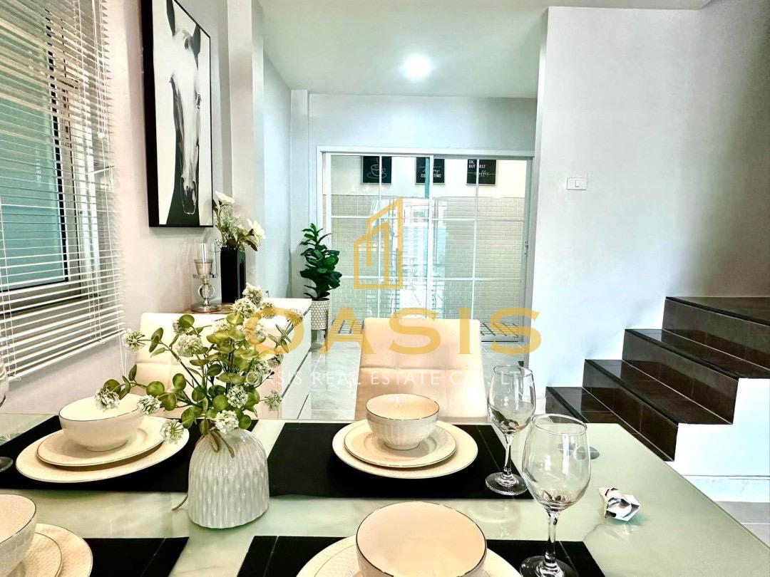 Corner Unit Townhome in Pronthep 7 – Move-In Ready!