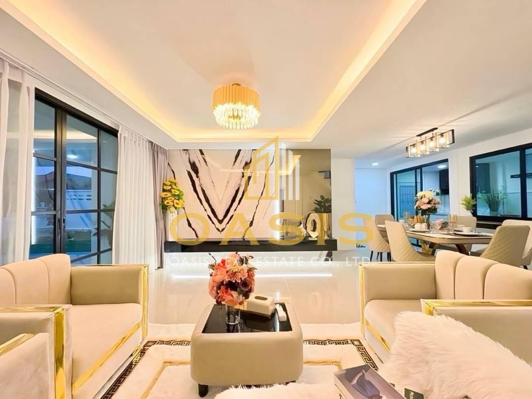 Fully Renovated 2-Story Single House for Sale in Pattaya Fully Renovated 2-Story Single House for Sale in Pattaya