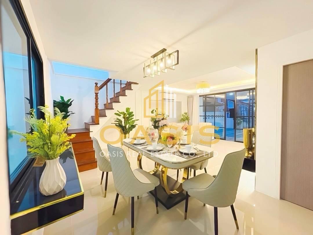 Fully Renovated 2-Story Single House for Sale in Pattaya Fully Renovated 2-Story Single House for Sale in Pattaya