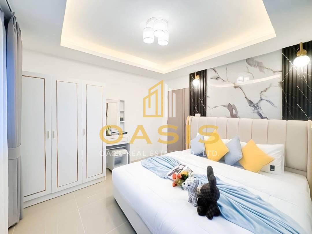 Fully Renovated 2-Story Single House for Sale in Pattaya Fully Renovated 2-Story Single House for Sale in Pattaya