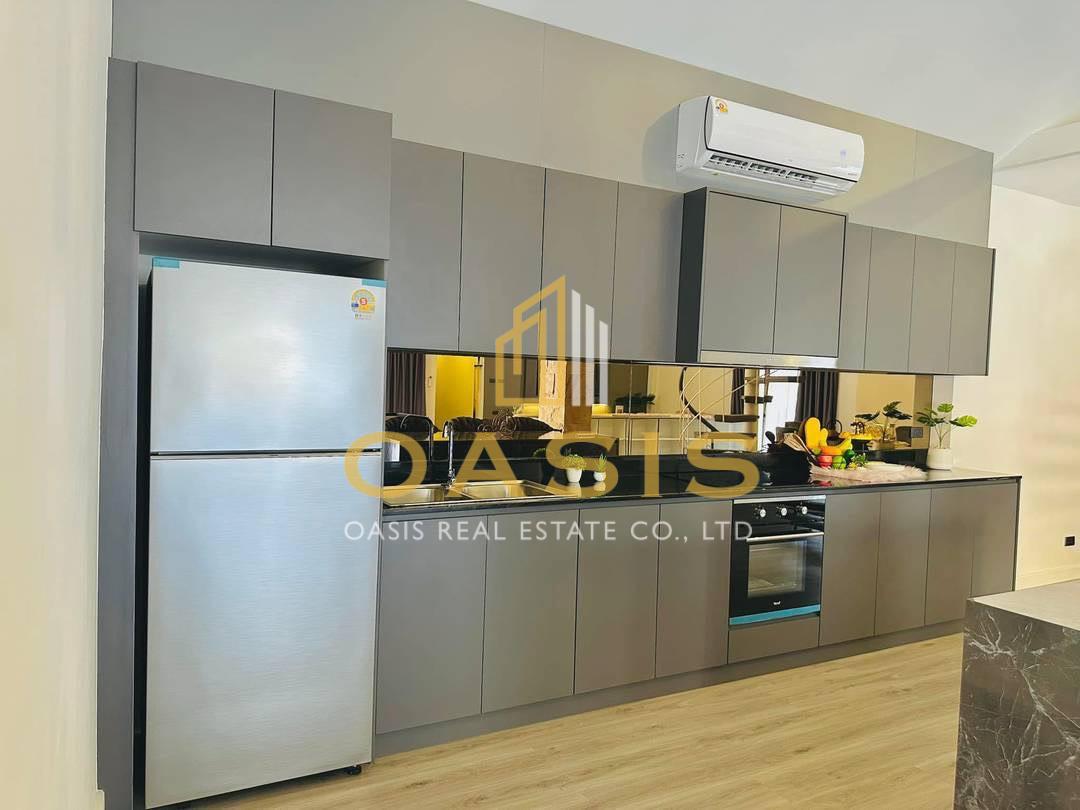 Luxury Pool Villa at Mabprachan Lake – Prime Location