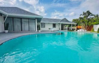 Luxury Pool Villa at Mabprachan Lake – Prime Location