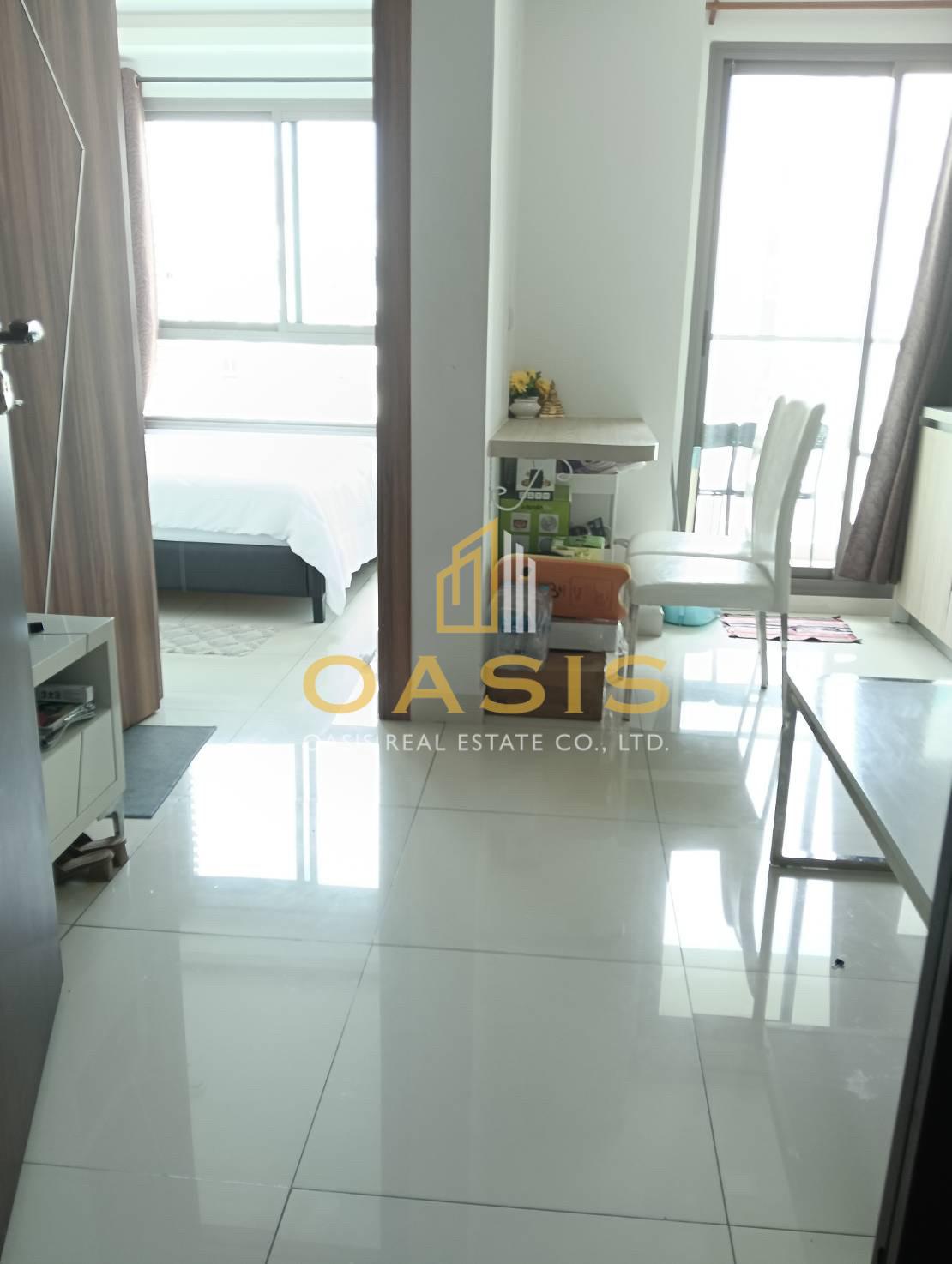 Arcadia Beach Resort – A resort-style condominium  with a stunning pool view