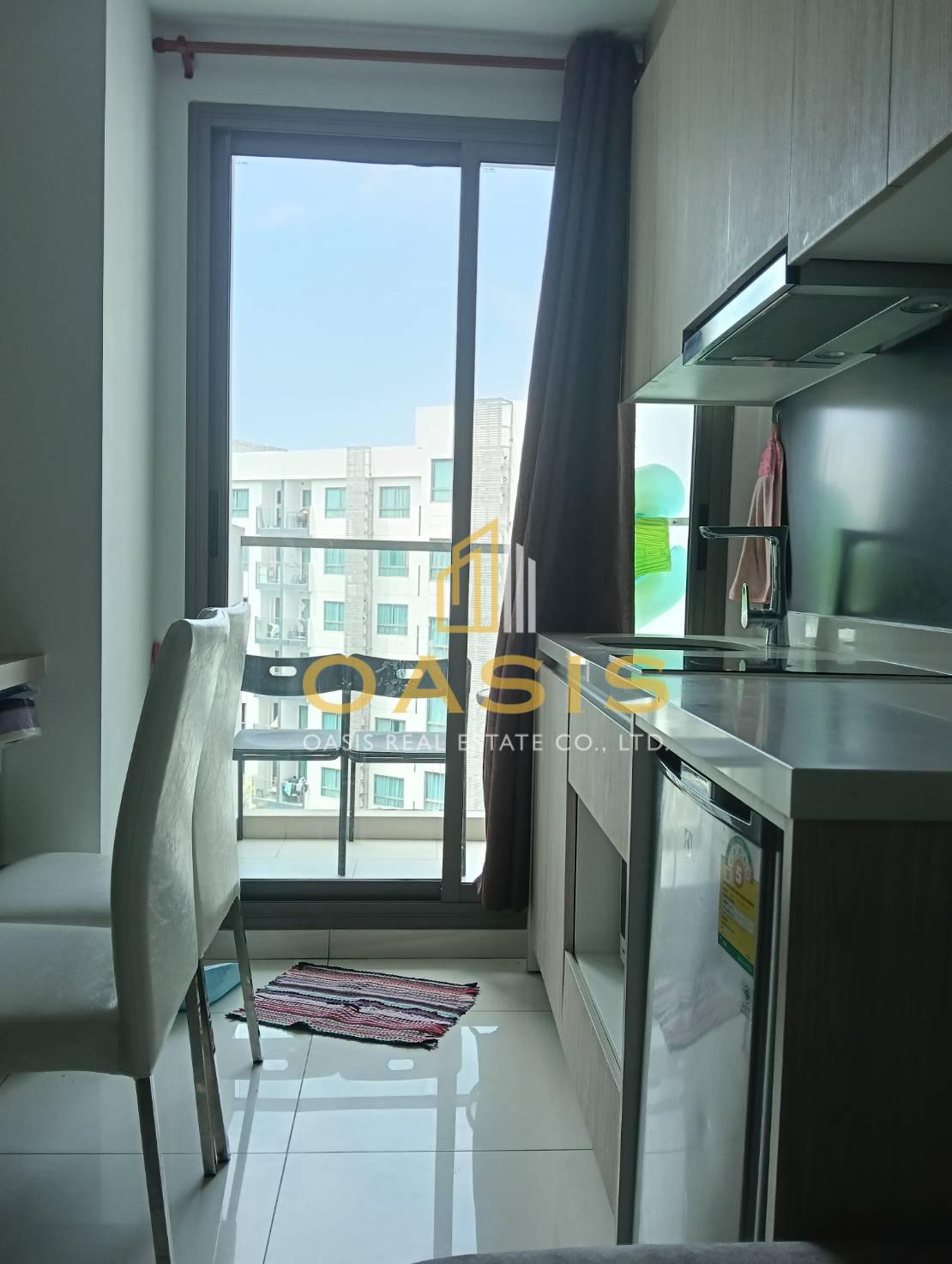 Arcadia Beach Resort – A resort-style condominium  with a stunning pool view
