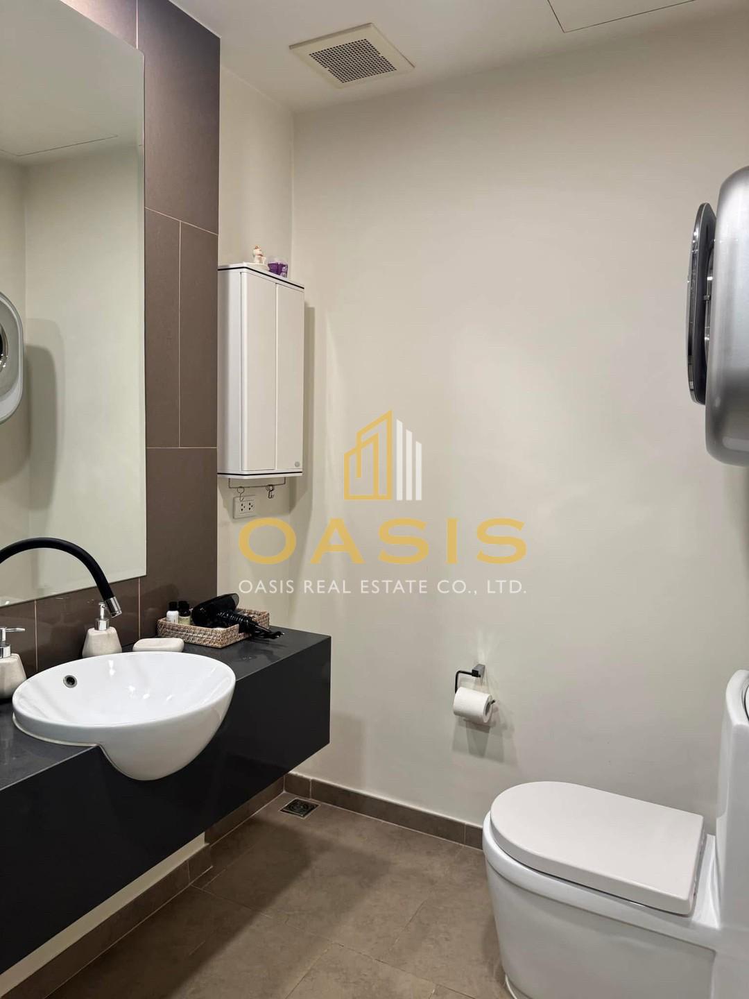  ZIRE Wongamat – Beachfront Luxury Living Awaits You!